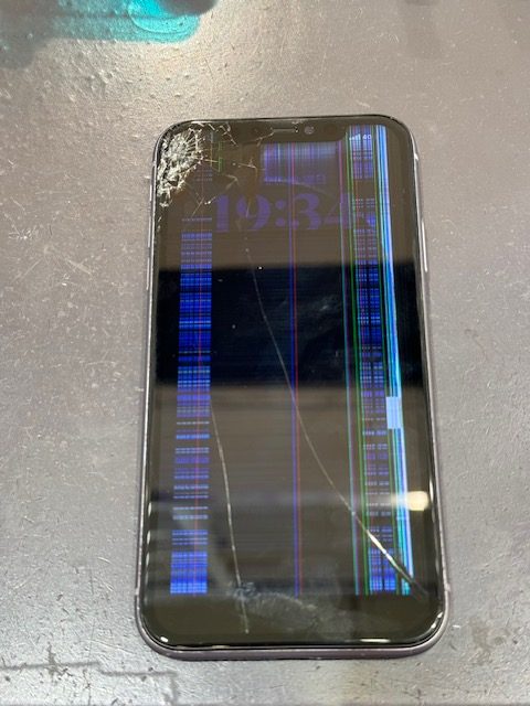 iPhone11の画面交換 液晶漏れ ≪生野区よりご来店≫ | iPhone修理
